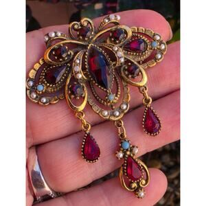 Vintage Signed Art Victorian Revival Crest Dangle Rhinestone Brooch Pin 1950's